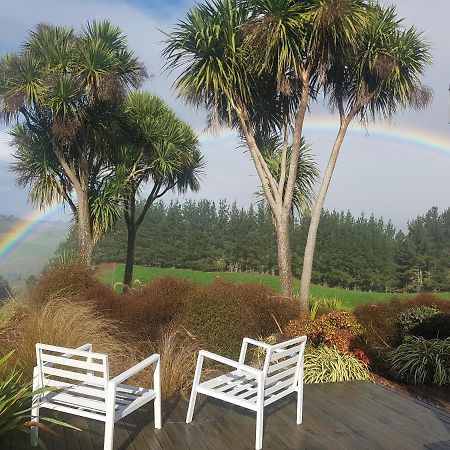 Above The River Karapiro Bed & Breakfast 외부 사진