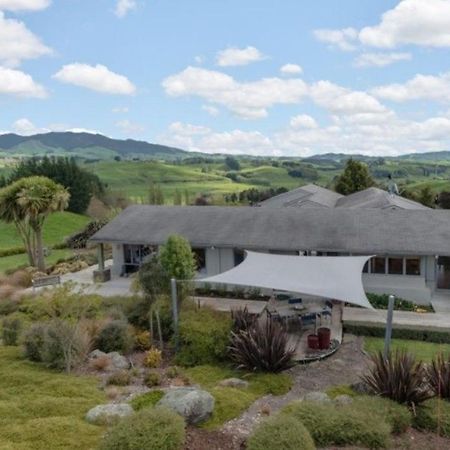Above The River Karapiro Bed & Breakfast 외부 사진