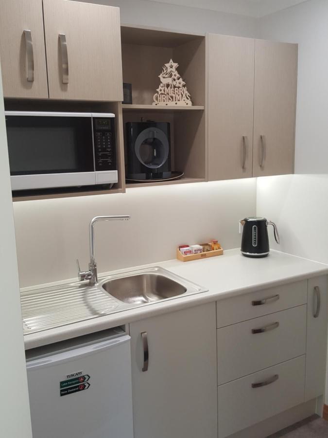 Above The River Karapiro Bed & Breakfast 외부 사진