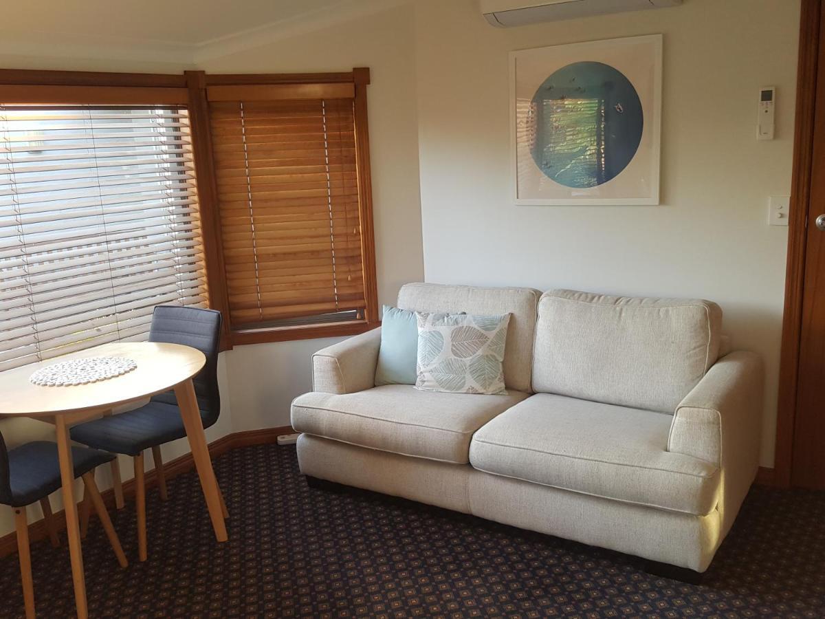 Above The River Karapiro Bed & Breakfast 외부 사진