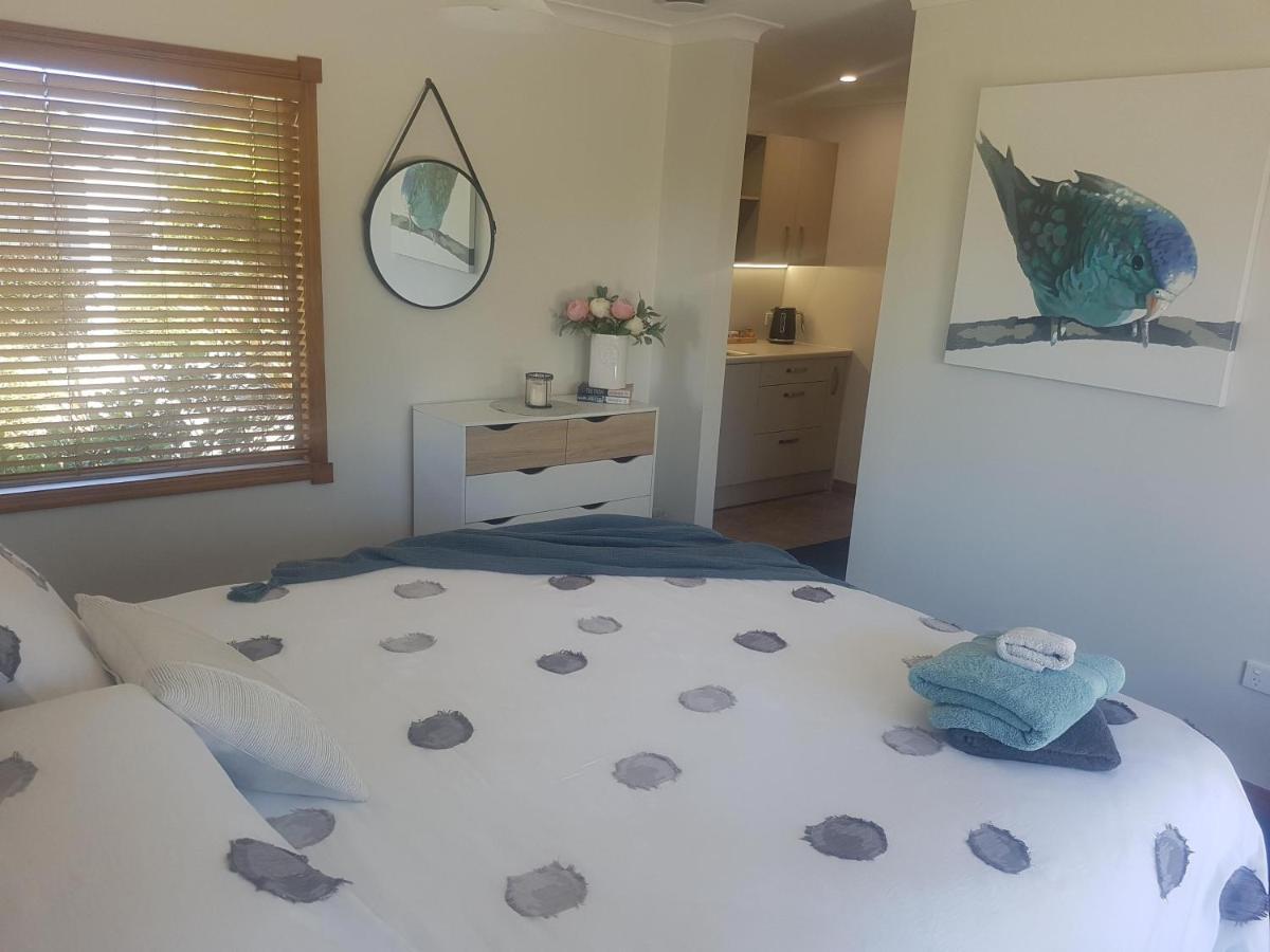 Above The River Karapiro Bed & Breakfast 외부 사진