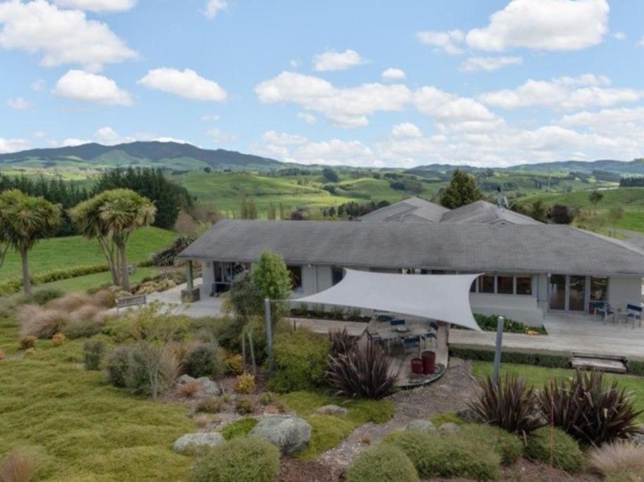 Above The River Karapiro Bed & Breakfast 외부 사진