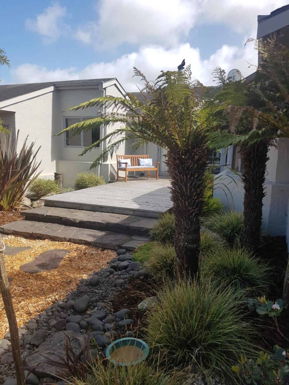 Above The River Karapiro Bed & Breakfast 외부 사진