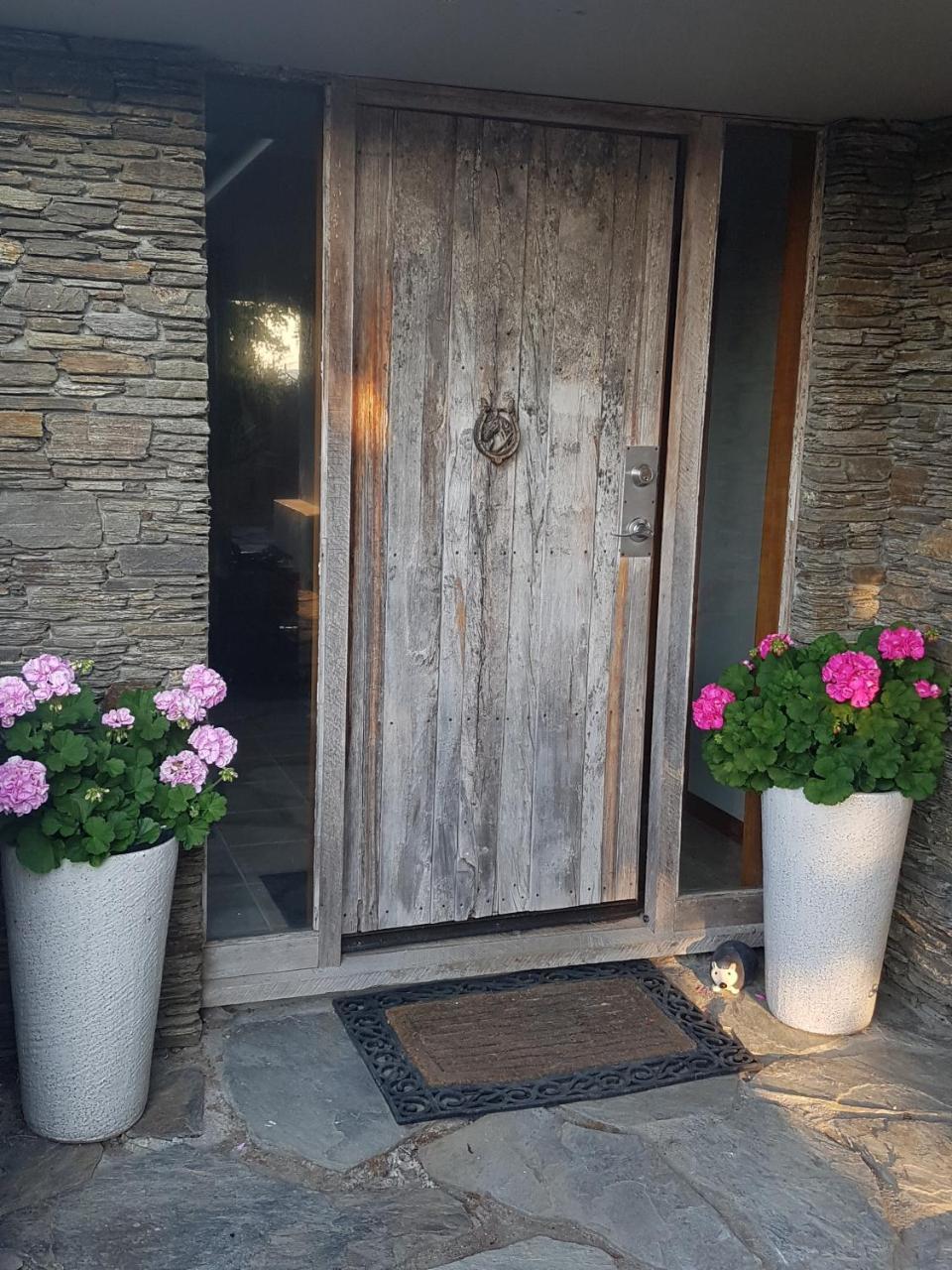 Above The River Karapiro Bed & Breakfast 외부 사진