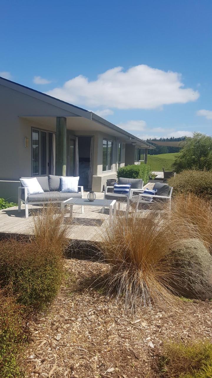 Above The River Karapiro Bed & Breakfast 외부 사진
