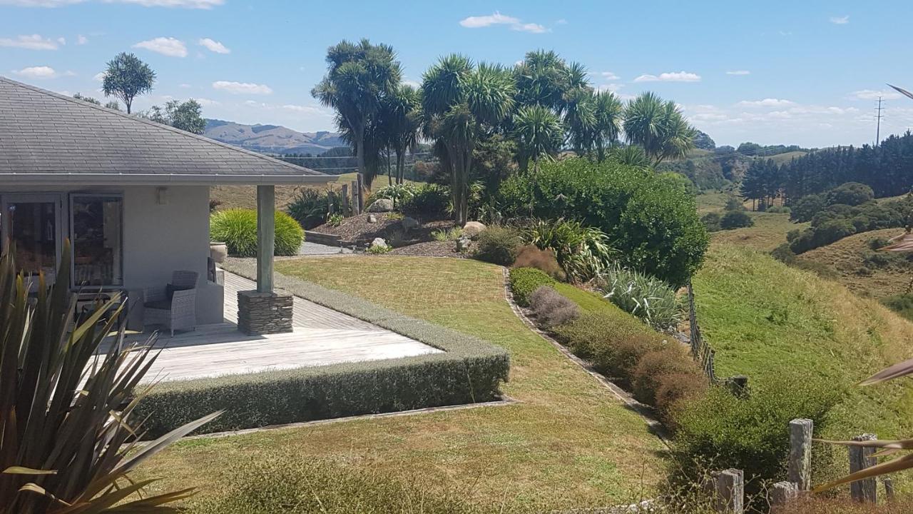 Above The River Karapiro Bed & Breakfast 외부 사진